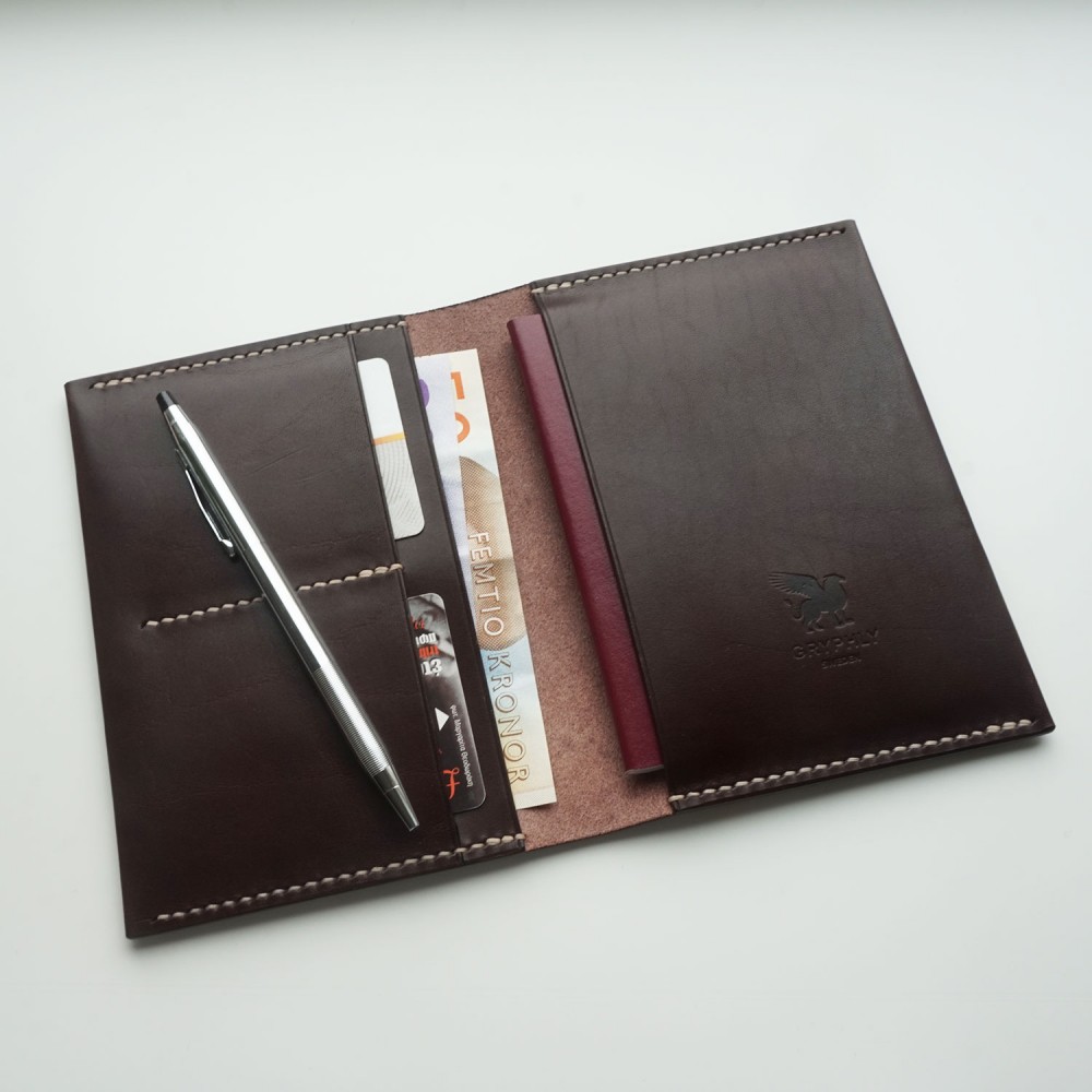 GRYPHLY-passport-travel-wallet_12