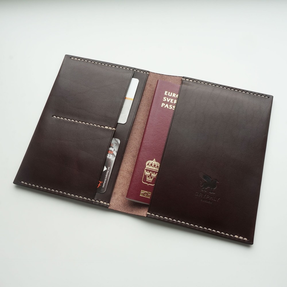 GRYPHLY-passport-travel-wallet_11